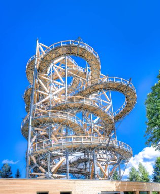 Zwieradow-Zdroj, Polonya 8 Ağustos 2021 Gökyüzü Kulesi