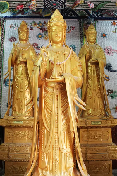 Eine buddhistische Statue — Stockfoto