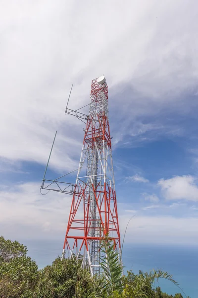 Torre de teléfono celular inalámbrico —  Fotos de Stock