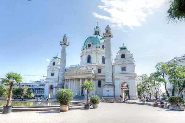 La Karlsplatz y la Karlskirche, Viena, Austria —  Fotos de Stock