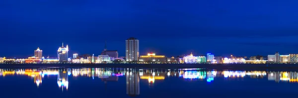 Panorama města v noci — Stock fotografie