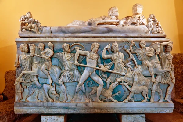 Sarcophage avec la chasse au sanglier de Calydonie — Photo