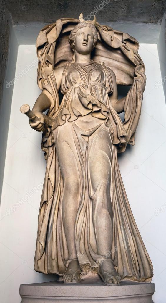 Ancient Roman statue depicting Selene