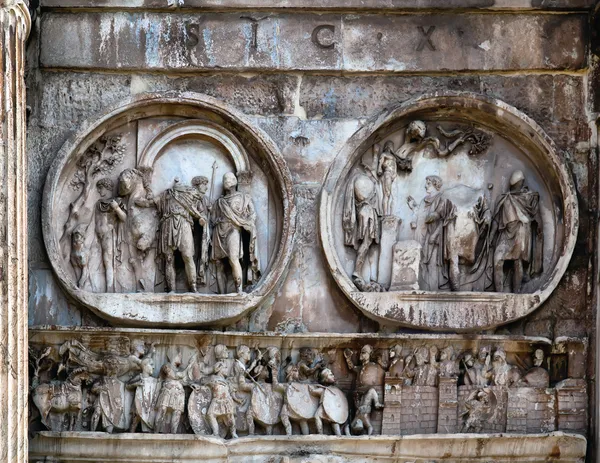 Detaljer för den triumphal arch Konstantin — Stockfoto