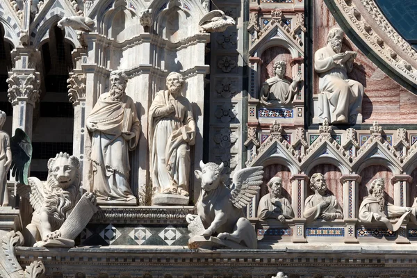 Gotycka katedra dekoracje — Zdjęcie stockowe