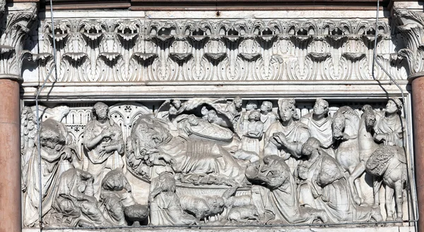 Ozdoba ściany katedry st martin w lucca, Włochy — Zdjęcie stockowe