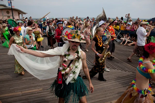 Парад русалок Кони-Айленда — стоковое фото
