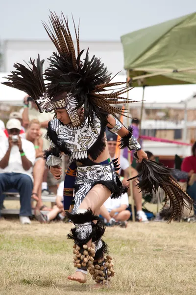 Aztec tancerz pow wow Festival — Zdjęcie stockowe