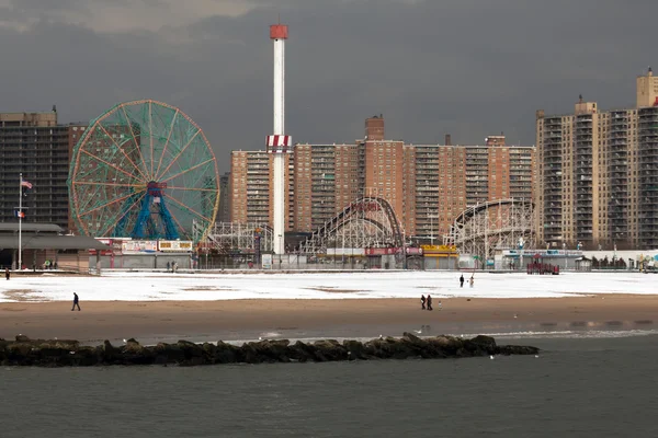 Coney island beach i brooklyn, new york — Stockfoto