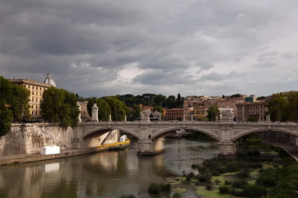 Puente de Ponte Vittorio Emanuele en Roma —  Fotos de Stock