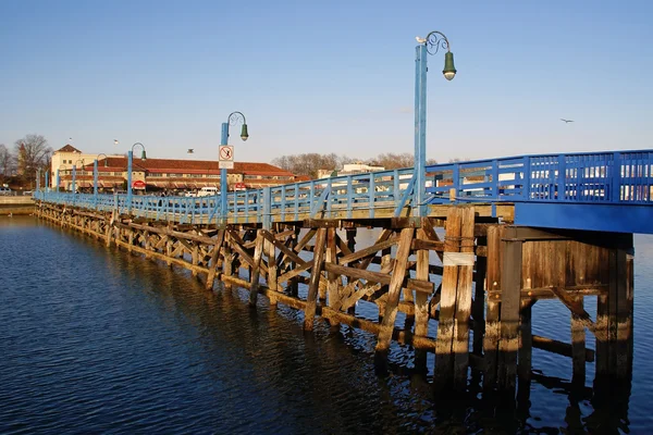 sheepshead körfezindeki ahşap köprü