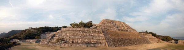 Antike Pyramide in xochicalco, Mexiko — Stockfoto