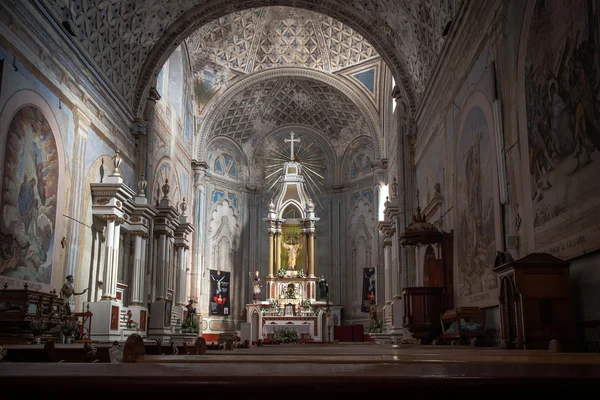 Katolsk kyrka interiör — Stockfoto