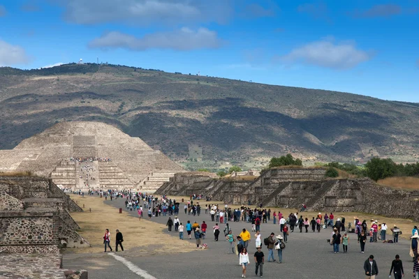 Piramit teotihuacan ayın — Stok fotoğraf