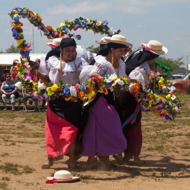 ketchuan dansçılar