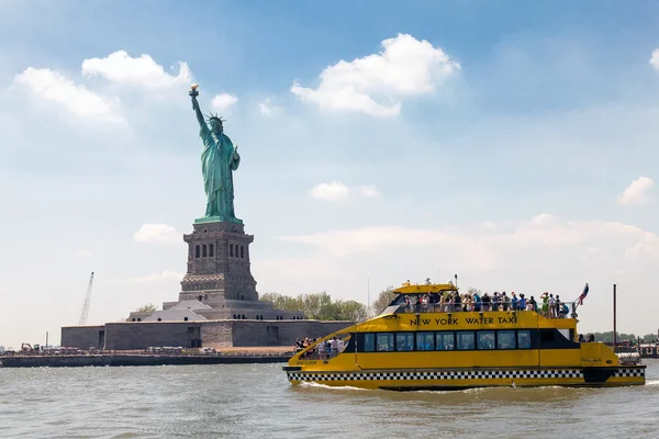 Ciudad de Nueva York taxi acuático — Foto de Stock