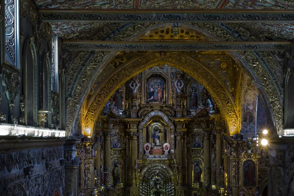 Iglesia y Monasterio de San Francisco en Quito — Foto de Stock