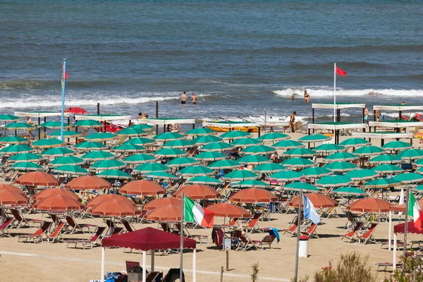 Opulenta playa de Toscana con equipos de lujo en junio 26, 2014 — Foto de Stock