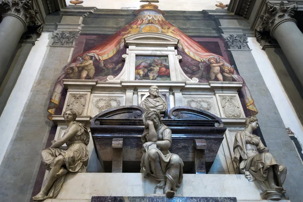 Tumba de Miguel Ángel en la Basílica de Santa Croce, Florencia. Mi... — Foto de Stock