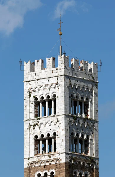 A san martino templom, Lucca, 1070-ben épült harangtorony — Stock Fotó