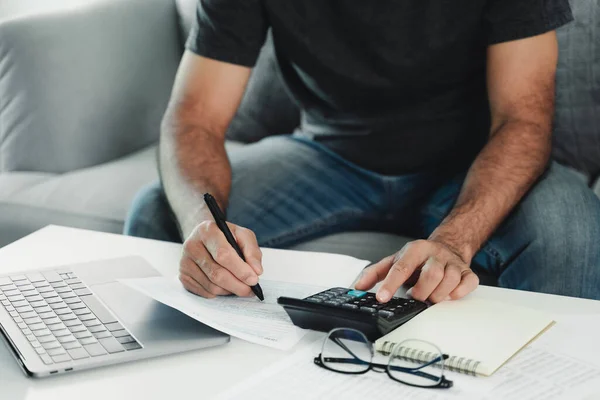 Man Calculating Annual Tax Calculator Filling Form Individual Income Tax — Stock Photo, Image