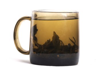 yeşil çay kuru guan yin oolong çay bir fincan demlendi bağla