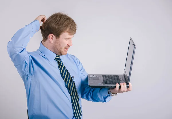 Zakenman met laptop — Stockfoto