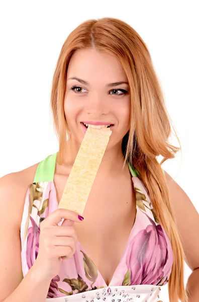 Menina comendo batatas fritas — Fotografia de Stock