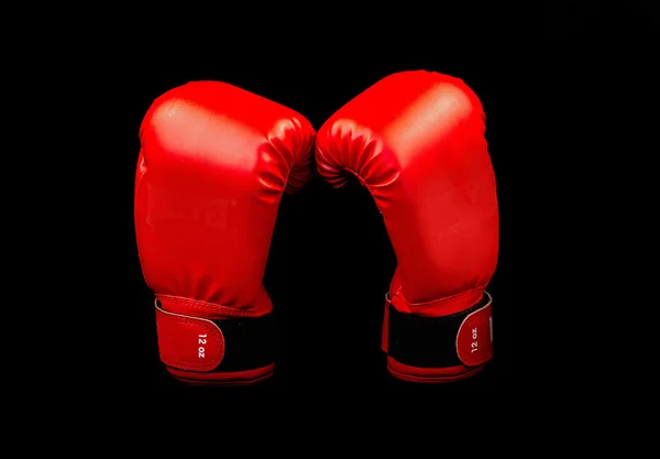 Luvas de boxe vermelho — Fotografia de Stock