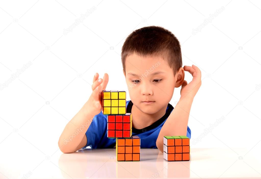 Декада МИФ. Конкурс "Собери кубик Рубика"