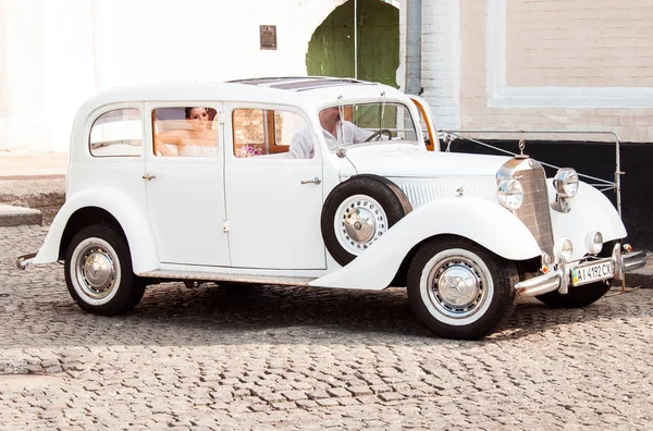 Carro de casamento — Fotografia de Stock