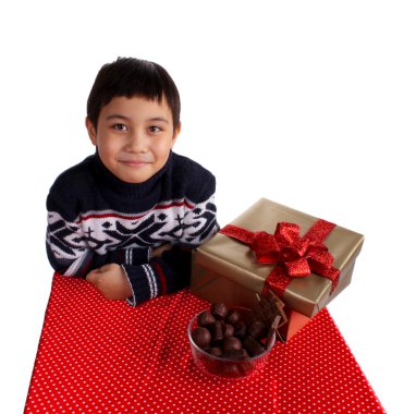 çikolata ve hediye çocuk