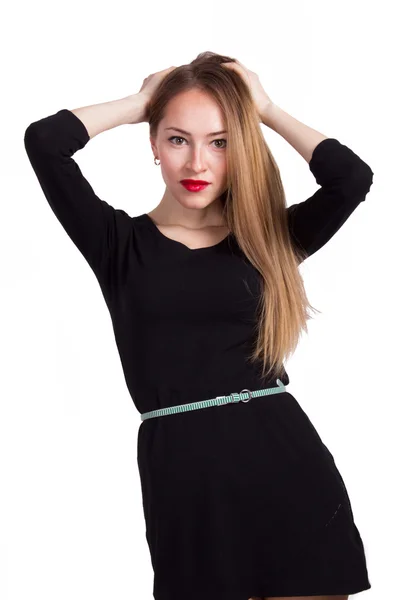 Hinreißende Blondine im schwarzen Kleid — Stockfoto