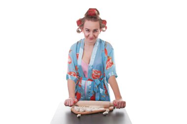 kadın stüdyoda pişirme