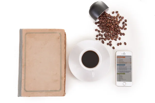 Książka, telefon i kawy — Zdjęcie stockowe