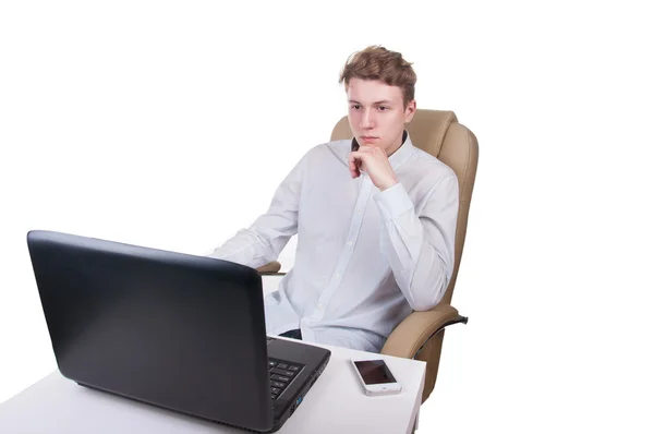 Hombre usando la computadora — Foto de Stock