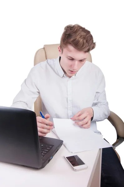 Mens met behulp van computer — Stockfoto