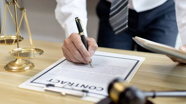 Lawyers Judges Sign Documents Accordance Legal Fair Terms Agreement Legal — Stock Photo, Image