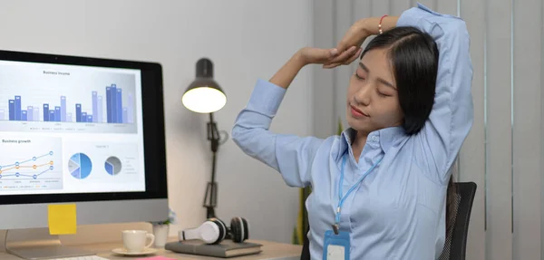 Azji Businesswoman Jest Relaks Godzinach Pracy Biurze Szczęśliwe Kobiety Odpoczynku — Zdjęcie stockowe