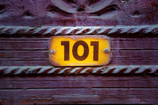 Starý Dům Číslo Sto Jedna 101 Vyzdobeném Dřevěném Panelu Černé — Stock fotografie