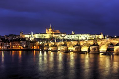 Prag, charles Köprüsü'nde Günbatımı