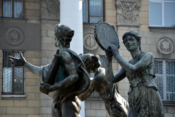 heykel bahçesinde Üniversitesi Kültür ve sanat, lugansk-city, Ukrayna