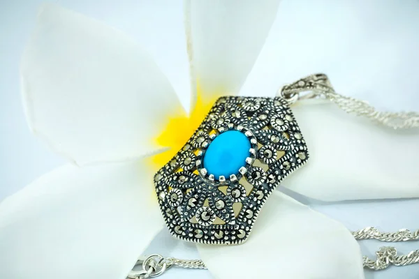 antika gümüş kolye