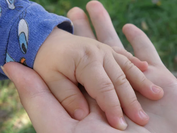 çocuk ve annenin el