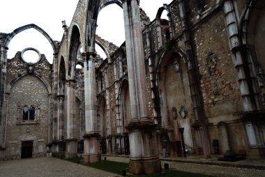 Lizbon, Portekiz 'deki Carmo Manastırı