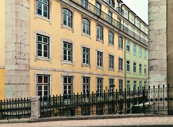 Lizbon tipik ev — Stok fotoğraf