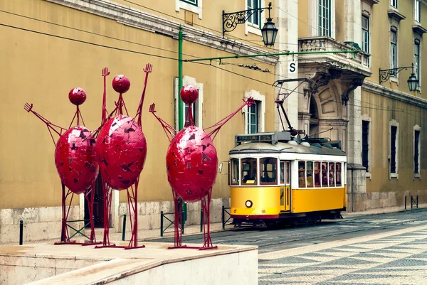 Drie standbeelden in Lissabon — Stockfoto