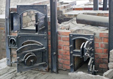 sachsenhausen nazi ölü yakma fırınları kalıntıları