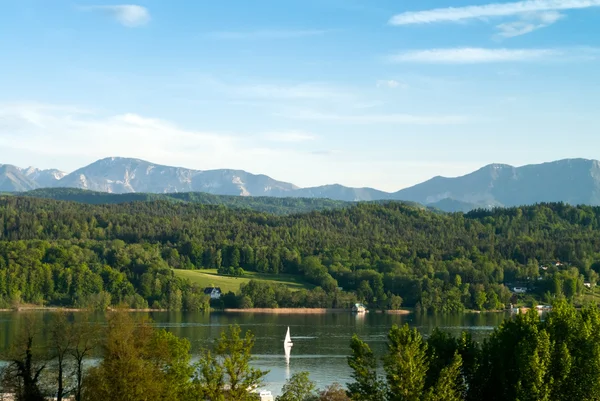 Jezero v Rakousku — Stock fotografie