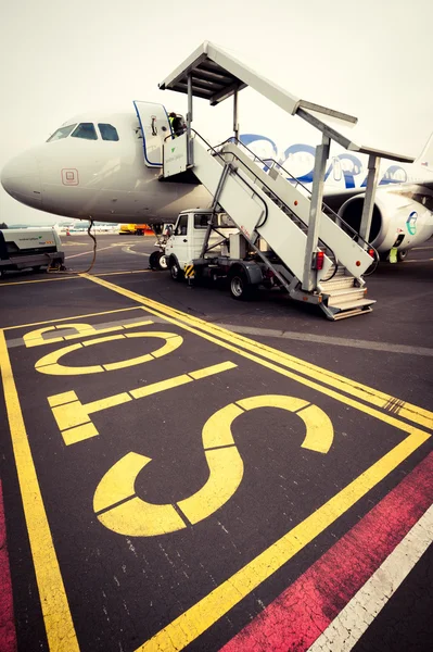 Adria Airways and stop — Stock Photo, Image